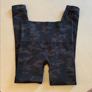 SPANX Women's Black Camouflage Leggings